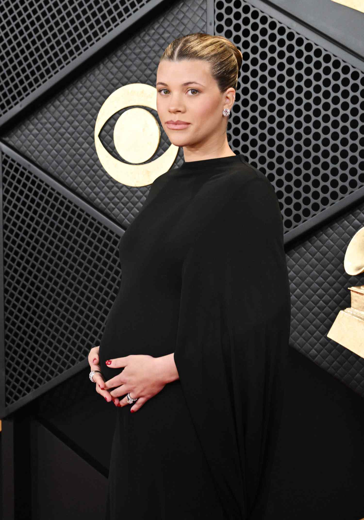 Close up of Sofia Richie Grainge's natural makeup at the Grammy Awards red carpet