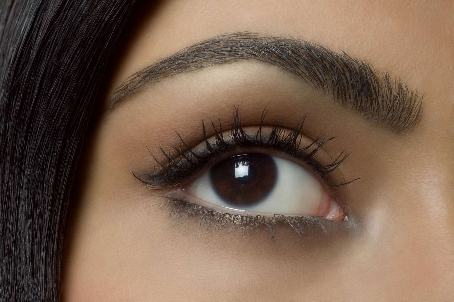 Everything You Need to Know About Eyebrow Feathering