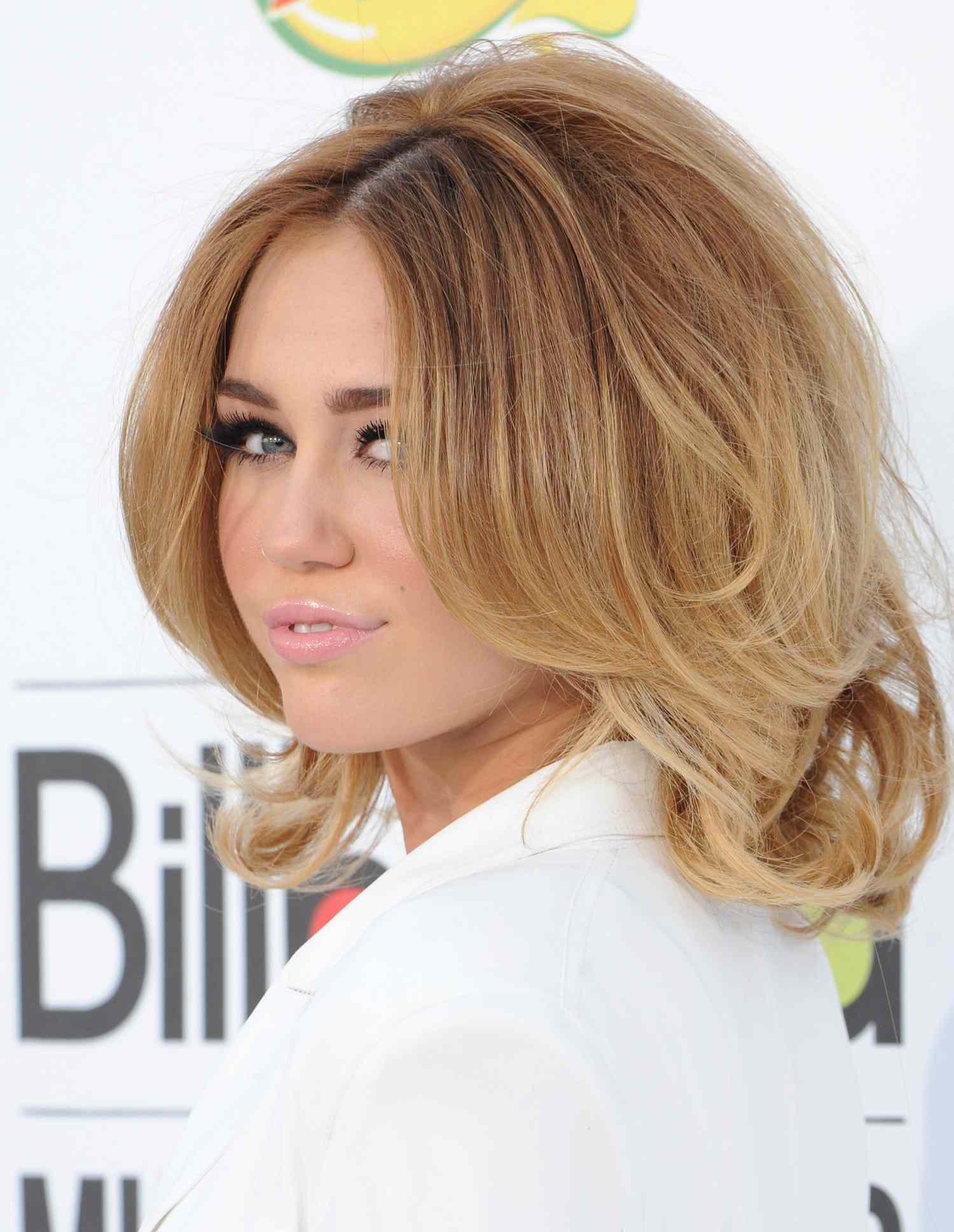 Miley Cyrus at the 2012 Billboard Music Awards