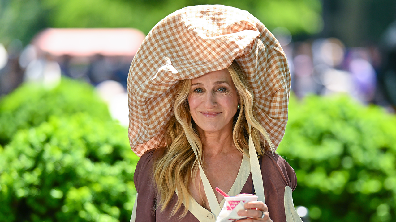 Sarah Jessica Parker Just Re-Wore a Sandal From The 2000s While Filming AJLT