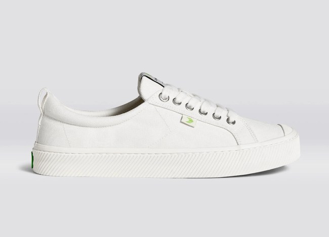 Cariuma OCA Low Off White Sneakers