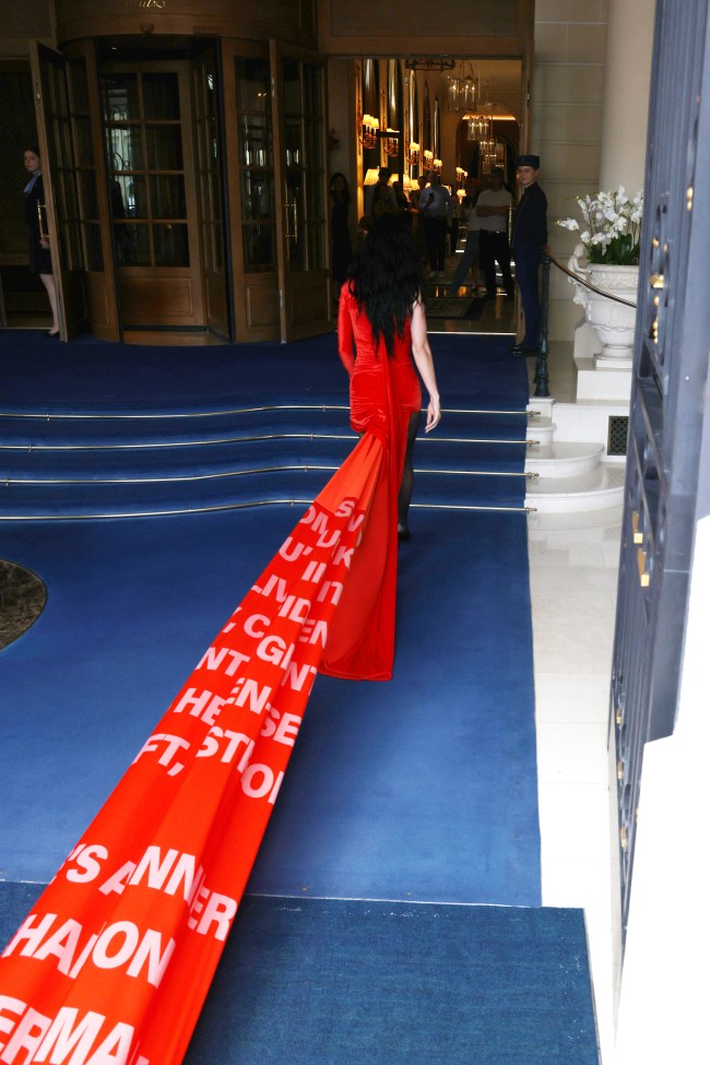 Katy Perry arrives at The Ritz Hotel in a stretch limousine during the Haute Couture Fall/Winter 2024/25 as part of Paris Fashion Week on June 25, 2024 in Paris, France.