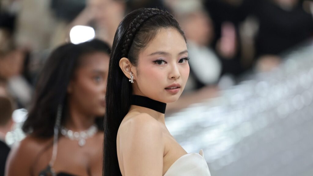 Jennie Closed Out the Jacquemus Show as Her Runway Debut