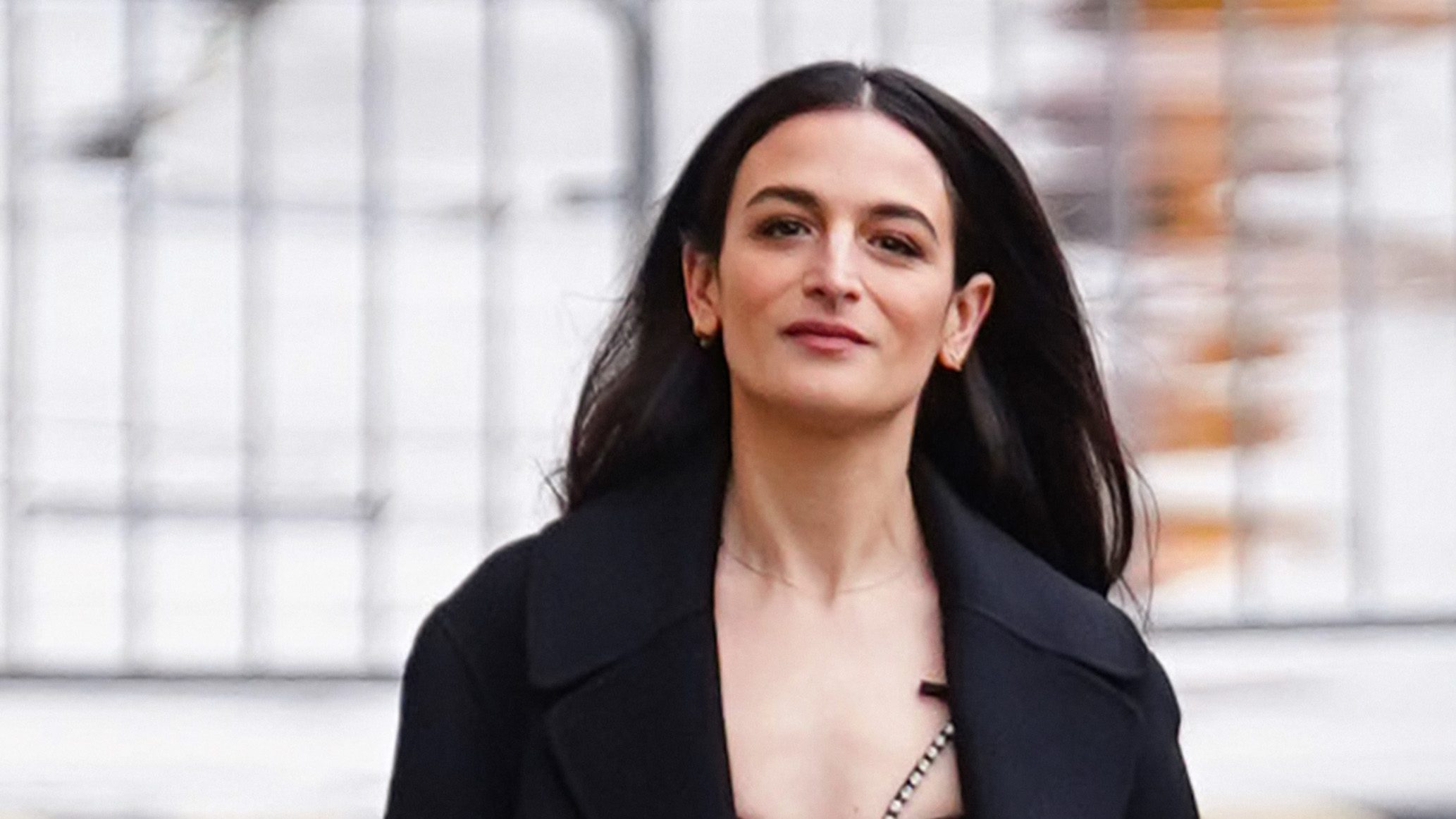 Jenny Slate’s Glitzy Outfit Is Actually Just From Safety Pins