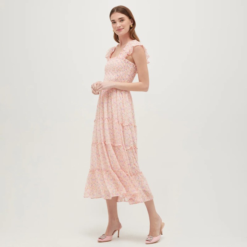 12 Cute Maternity Dresses to Wear for Valentine's Day 2025