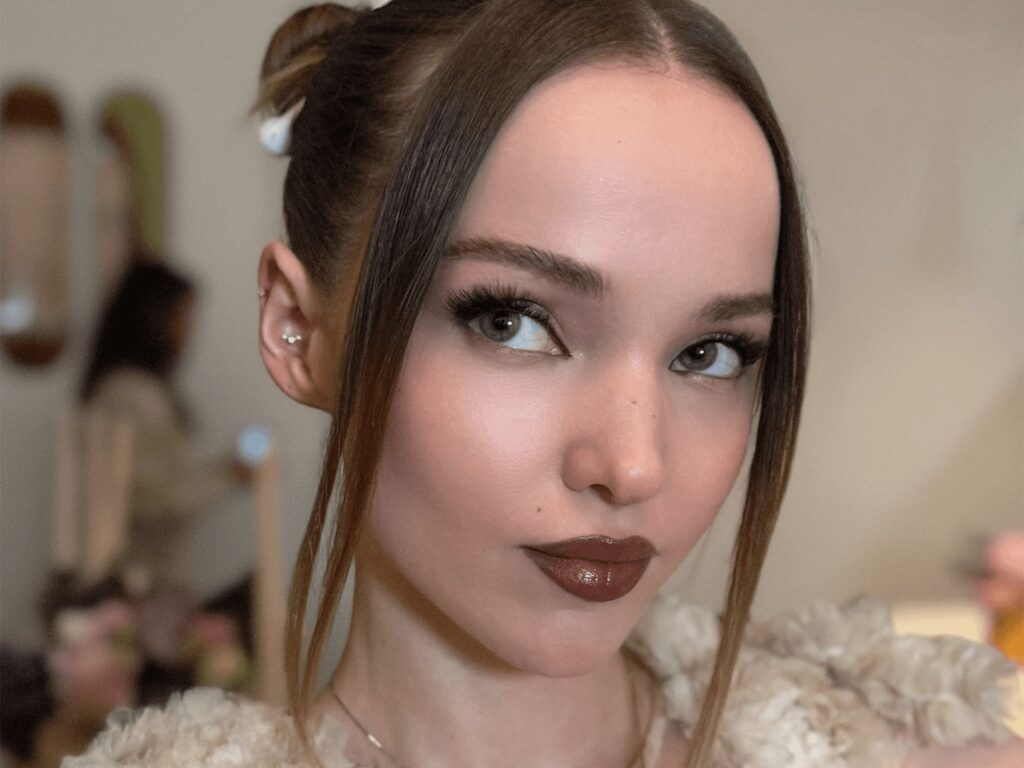 Dove Cameron Wore Wired Headphones in Her Hair and It’s Exactly What We Need Right Now