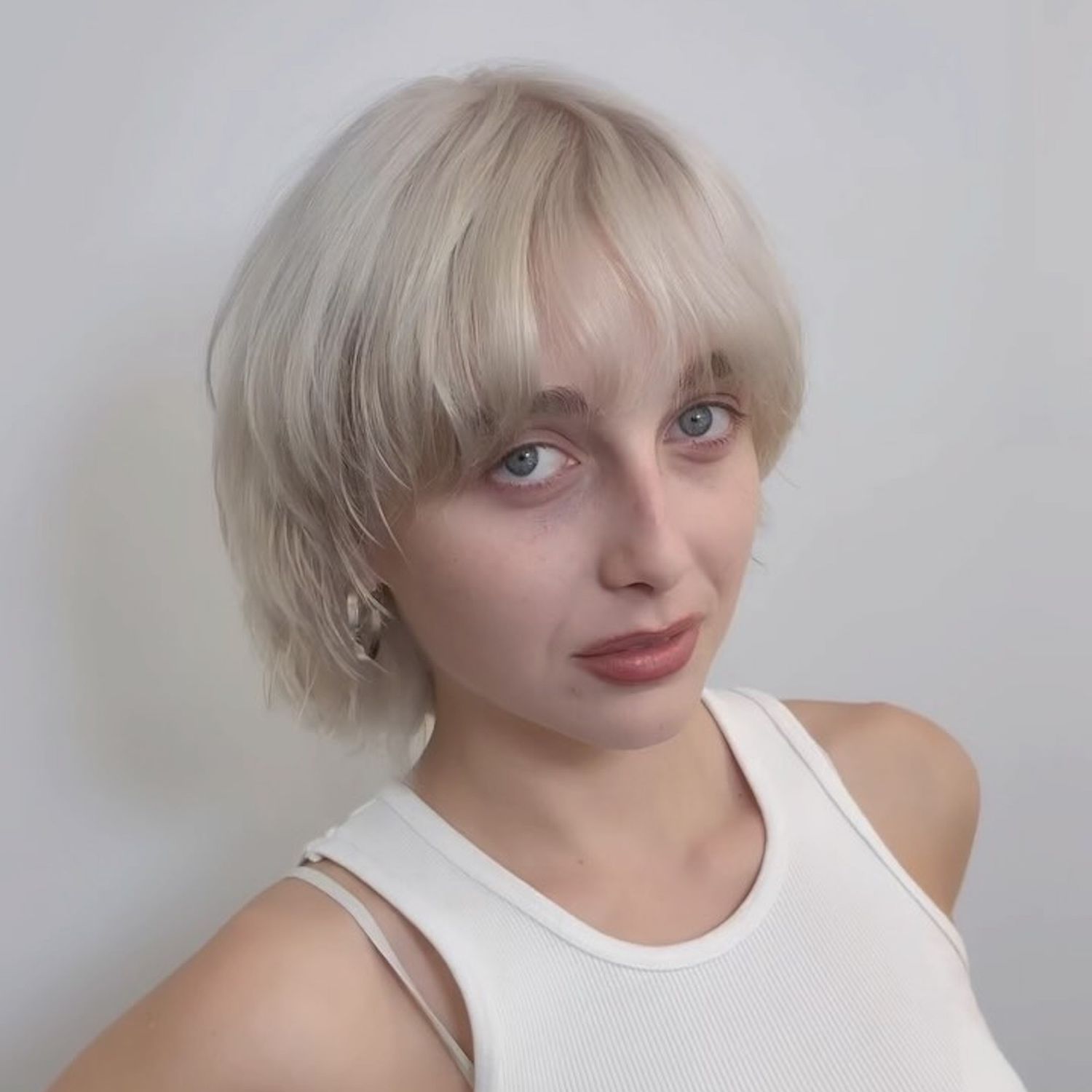 Emma Chamberlain with a modern mushroom haircut