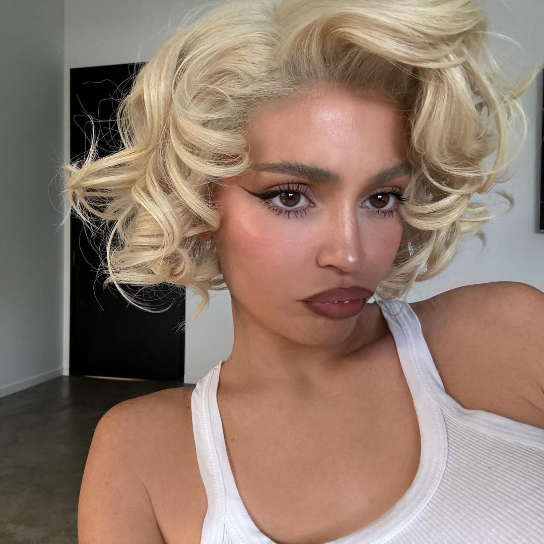 Kylie Jenner Just Tried A Platinum Marilyn Monroe Inspired Micro Bob Missbunnynails